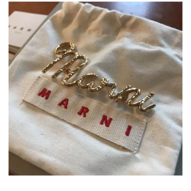 Marni(マルニ)のMARNI マルニ  ロゴブローチ レディースのアクセサリー(ブローチ/コサージュ)の商品写真