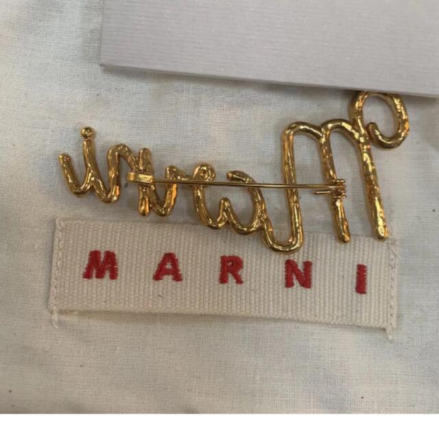 Marni(マルニ)のMARNI マルニ  ロゴブローチ レディースのアクセサリー(ブローチ/コサージュ)の商品写真