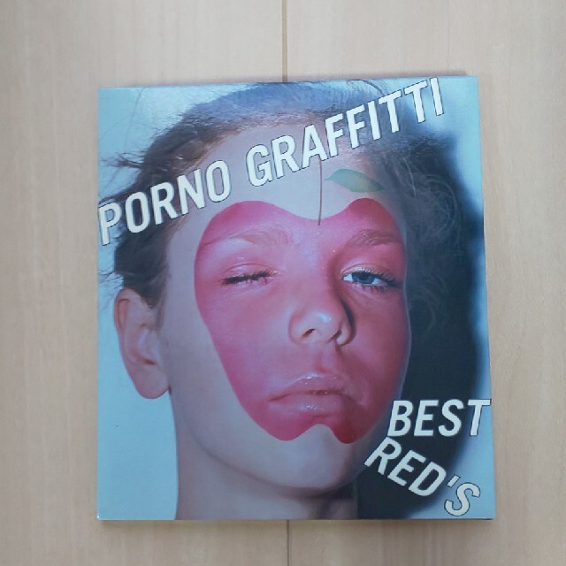 ポルノグラフィティ(ポルノグラフィティ)の*PORNO GRAFFITTI BEST RED'S エンタメ/ホビーのCD(ポップス/ロック(邦楽))の商品写真