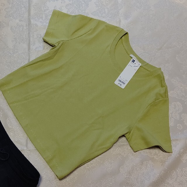 UNIQLO(ユニクロ)のジョギングパンツ＆ミニTシャツ レディースのトップス(Tシャツ(半袖/袖なし))の商品写真