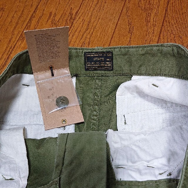 W)taps(ダブルタップス)のWTAPS CARGO SHORTS / SHORTS.COTTON.STAIN メンズのパンツ(ショートパンツ)の商品写真