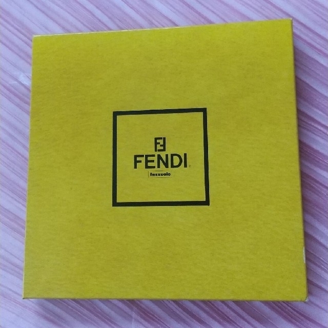 FENDI(フェンディ)のFENDI フェンディ ハンカチ レディースのファッション小物(ハンカチ)の商品写真