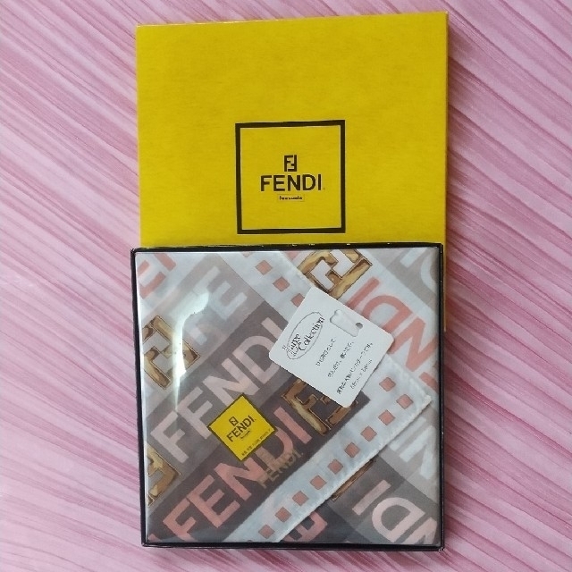 FENDI(フェンディ)のFENDI フェンディ ハンカチ レディースのファッション小物(ハンカチ)の商品写真