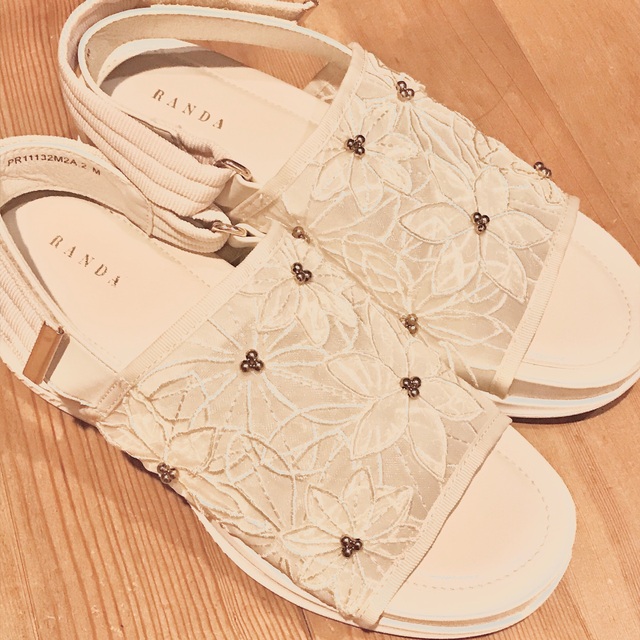 【新品タグ付】RANDA♡フラワー刺繍メッシュスポーツサンダル