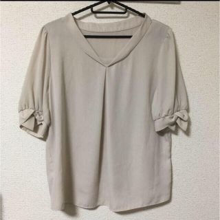 ユニクロ(UNIQLO)のとろみグレージュブラウス(シャツ/ブラウス(半袖/袖なし))