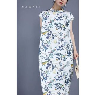 カワイイ(cawaii)のCAWAII ✧︎新品タグ付✧︎鳥や蝶が息づくボタニカルロングワンピース(ロングワンピース/マキシワンピース)