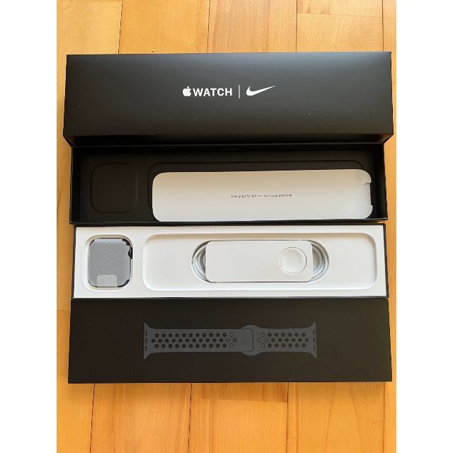 Apple Watch(アップルウォッチ)のApple Watch Nike SE 44mm　GPS メンズの時計(その他)の商品写真