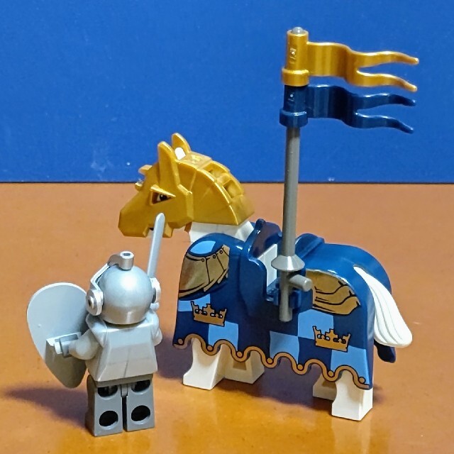 Lego - レゴ☆キャッスル ミニフィグ シルバー 騎士&馬 フル装備 美品 Lego - レゴ☆キャッスル ミニフィグ シルバー 騎士&馬 フル装備 美品