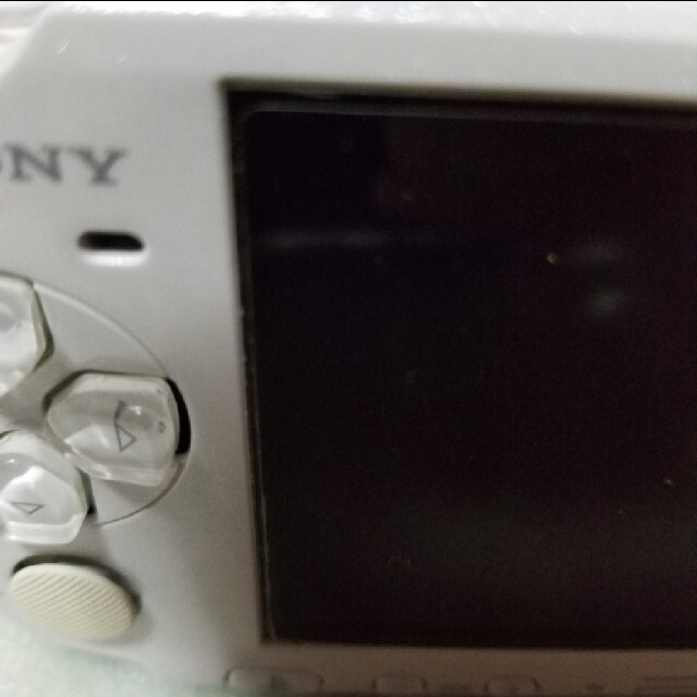 PlayStation Portable(プレイステーションポータブル)のPSP 本体 3000 ソフト 白 まとめ売り エンタメ/ホビーのゲームソフト/ゲーム機本体(携帯用ゲーム機本体)の商品写真