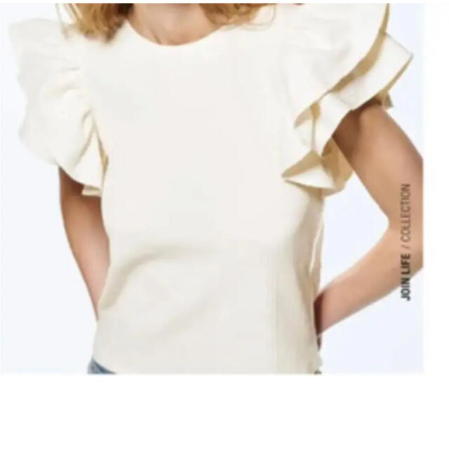 ZARA(ザラ)のZARA フリル付きトップス レディースのトップス(シャツ/ブラウス(半袖/袖なし))の商品写真
