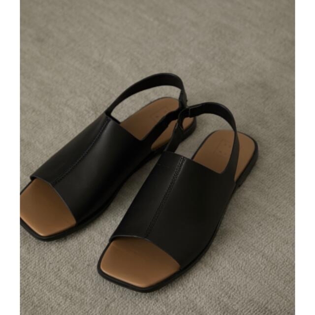 ENFOLD(エンフォルド)のRIM.ARK Square toe covered sandal レディースの靴/シューズ(サンダル)の商品写真