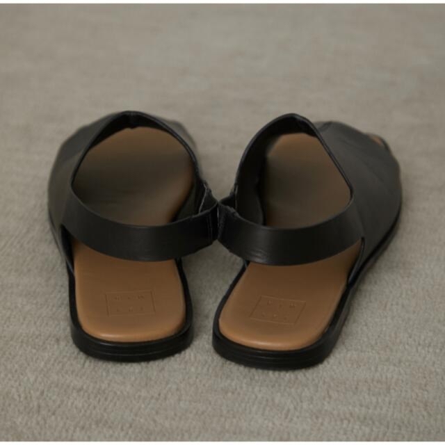 ENFOLD(エンフォルド)のRIM.ARK Square toe covered sandal レディースの靴/シューズ(サンダル)の商品写真