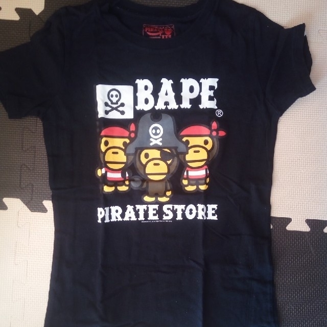 A BATHING APE(アベイシングエイプ)の【美品】エイプ　Tシャツ レディースのトップス(Tシャツ(半袖/袖なし))の商品写真