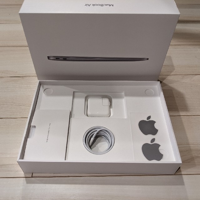 Apple(アップル)のMacBook Air 2020 M1チップ搭載13インチ スマホ/家電/カメラのPC/タブレット(ノートPC)の商品写真