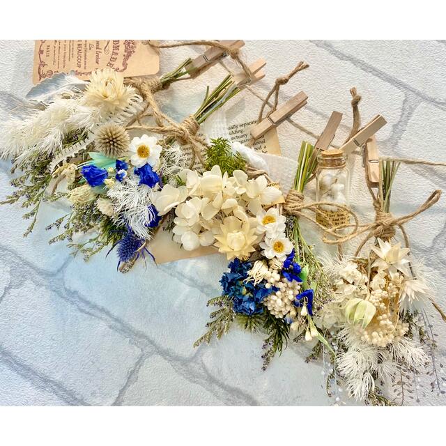 ドライフラワー スワッグ ガーランド❁652 白 青 紫陽花 ヘリクリサム 花束 ハンドメイドのフラワー/ガーデン(ドライフラワー)の商品写真