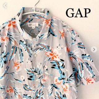 ギャップ(GAP)のGAP アロハシャツ　半袖　花柄　総柄　Mサイズ　ギャップ(シャツ)