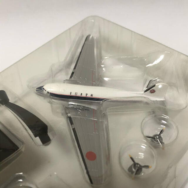 ANA(全日本空輸)(エーエヌエー(ゼンニッポンクウユ))のDC-3 1/300 ANA 全日本空輸 ANAウイングコレクション3 エンタメ/ホビーのおもちゃ/ぬいぐるみ(模型/プラモデル)の商品写真