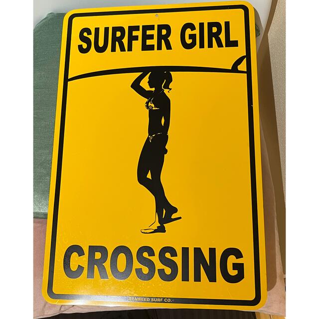 SURFER GIRL CROSSING SIGN インテリア/住まい/日用品のインテリア小物(その他)の商品写真