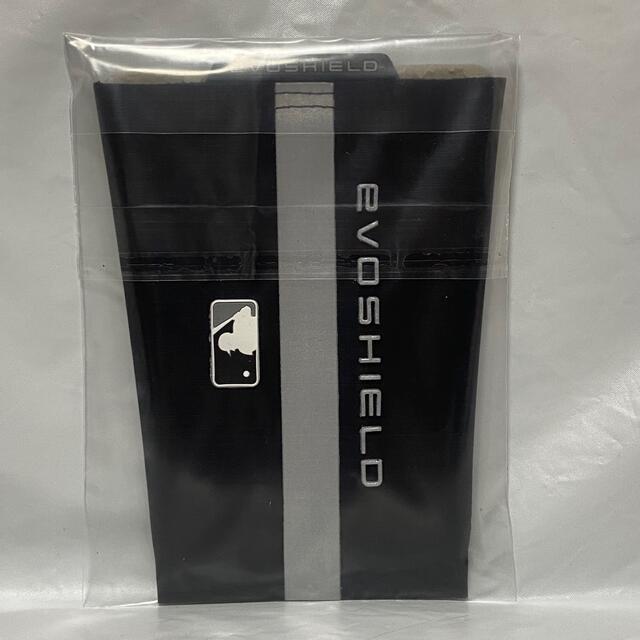 wilson(ウィルソン)の新品 Evoshield リストガード SRZ-PROブラック Mサイズ 限定 スポーツ/アウトドアの野球(ウェア)の商品写真