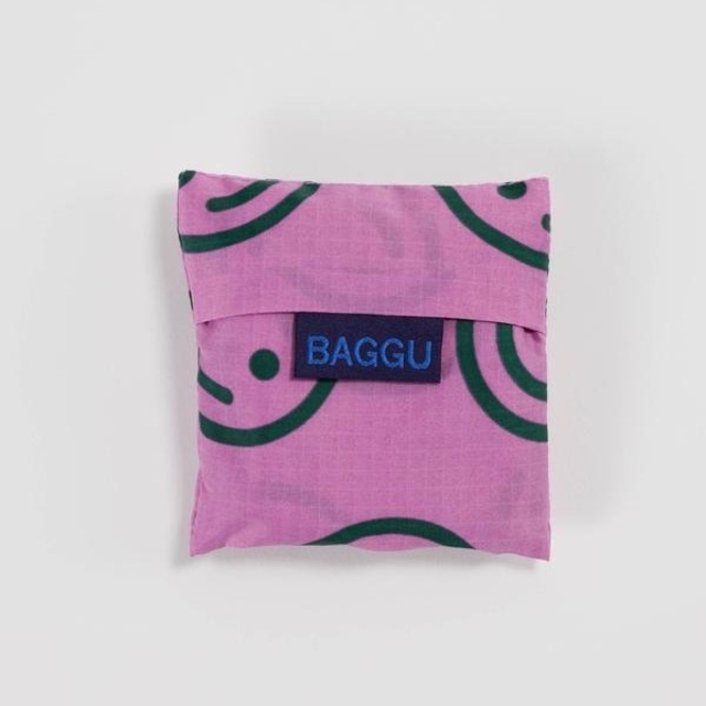 BAGGU(バグゥ)のBAGGU　エコバッグ　ベビー　Baby　ラズベリーハッピー　スマイル　新品 レディースのバッグ(エコバッグ)の商品写真