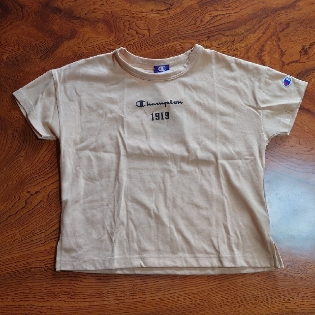 Champion(チャンピオン)の新品　Champion　Tシャツ　130 キッズ/ベビー/マタニティのキッズ服女の子用(90cm~)(Tシャツ/カットソー)の商品写真