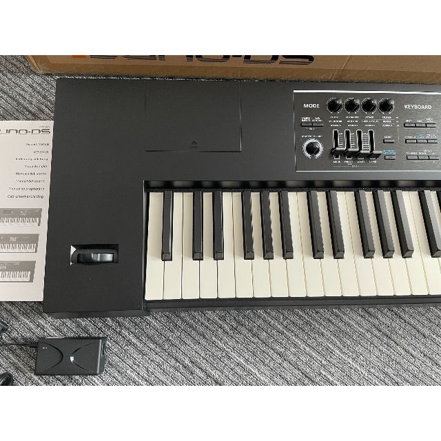 Roland(ローランド)のROLAND JUNO-DS88 シンセサイザー（中古品）【送料無料】 楽器の鍵盤楽器(キーボード/シンセサイザー)の商品写真