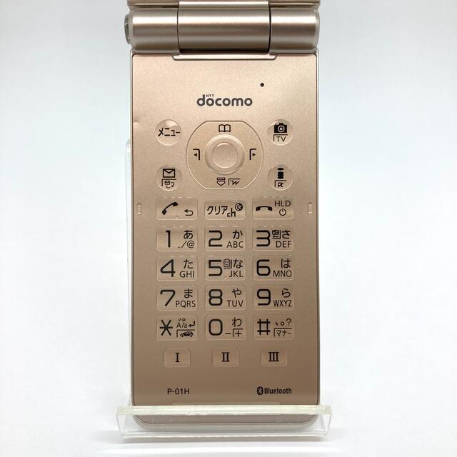 Panasonic(パナソニック)のdocomo P-01H ゴールド FOMA 3G ドコモケータイ ⑥ スマホ/家電/カメラのスマートフォン/携帯電話(携帯電話本体)の商品写真