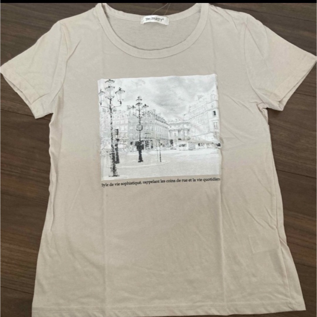 しまむら(シマムラ)の【新品】Tシャツ　カットソー　２枚セット　ベージュ系 レディースのトップス(Tシャツ(半袖/袖なし))の商品写真