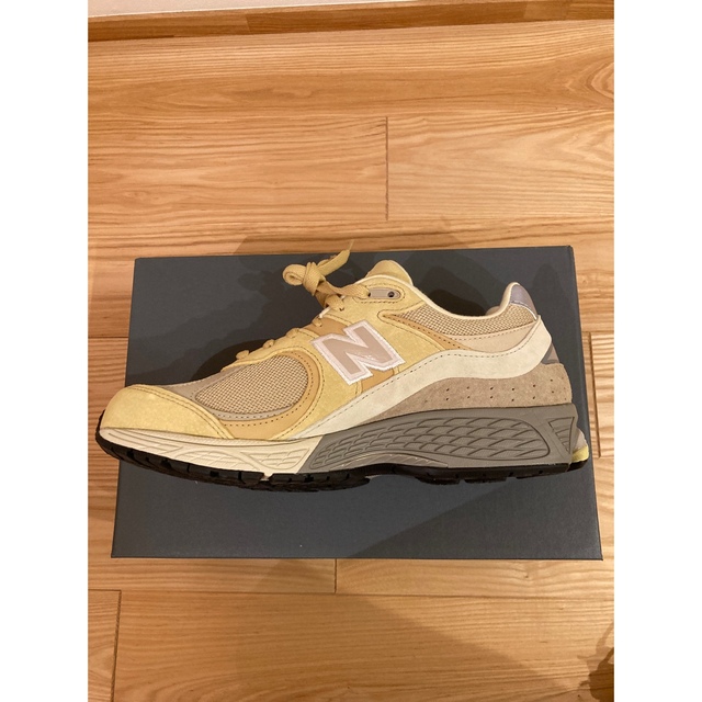 New Balance(ニューバランス)のオーラリー× ニューバランス ML2002R イエローベージュ 28cm メンズの靴/シューズ(スニーカー)の商品写真