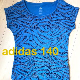 アディダス(adidas)のＴシャツ　アディダスロゴ柄　140(Tシャツ/カットソー)