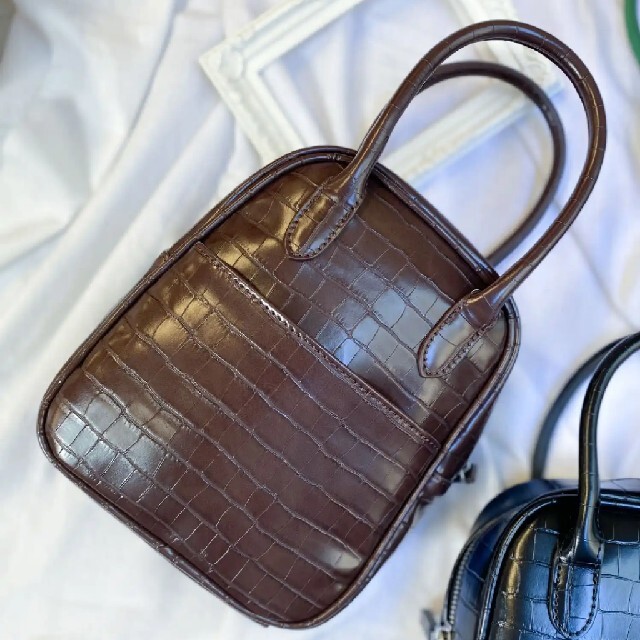 WEGO(ウィゴー)の新品  クロコ調ポシェットバック レディースのバッグ(ショルダーバッグ)の商品写真