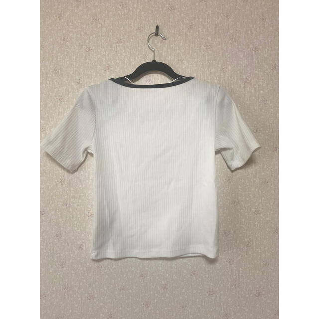 GU(ジーユー)のGU  Tシャツ カットソー トップス レディースのトップス(カットソー(半袖/袖なし))の商品写真