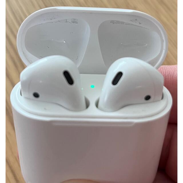 Apple(アップル)の第一世代　AirPods ジャンク品　美品 スマホ/家電/カメラのオーディオ機器(ヘッドフォン/イヤフォン)の商品写真