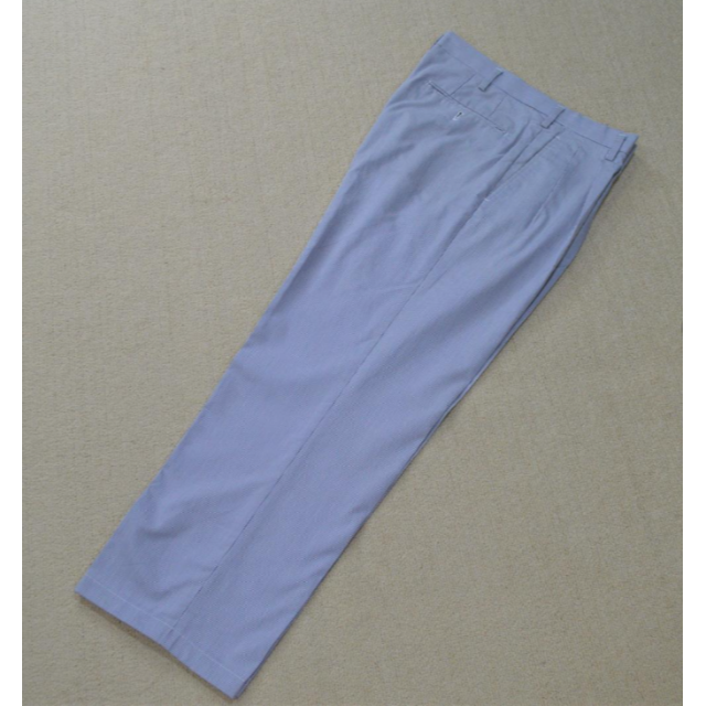 【安心のラクマパック】ユニクロ　スラックス M メンズのパンツ(スラックス)の商品写真