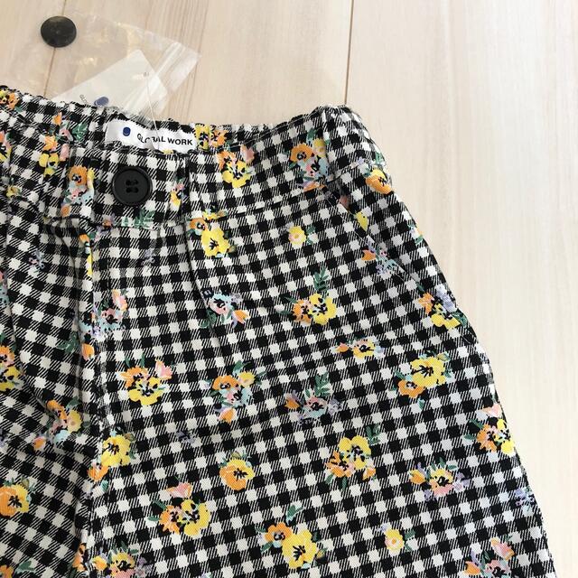 GLOBAL WORK(グローバルワーク)の新品　グローバルワーク　チェック花柄ショートパンツ キッズ/ベビー/マタニティのキッズ服女の子用(90cm~)(パンツ/スパッツ)の商品写真