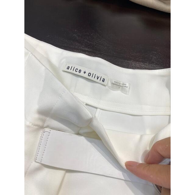 Alice+Olivia(アリスアンドオリビア)の❤️★Alice olive22新作新品   白　ショットパンツ　オシャレ レディースのパンツ(ショートパンツ)の商品写真