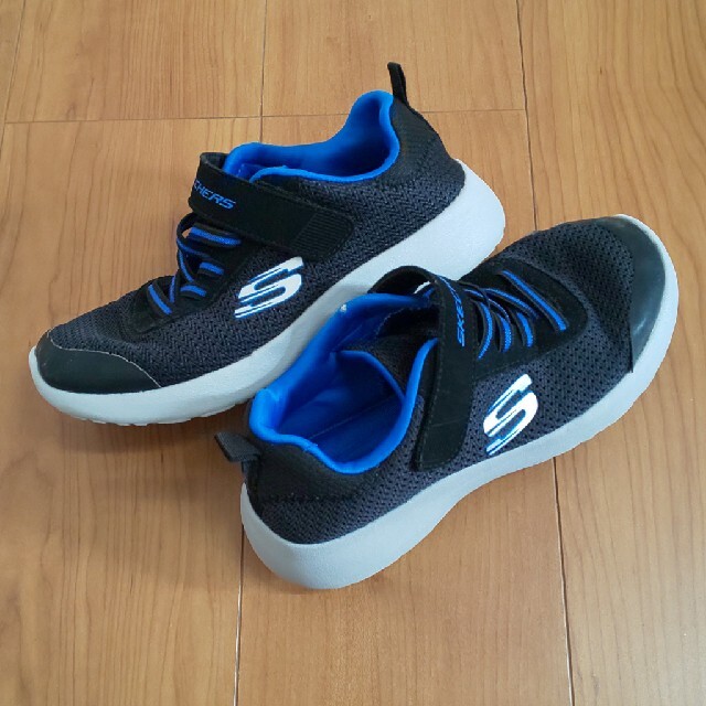 SKECHERS(スケッチャーズ)のSKECHERS スニーカー 21.5cm キッズ/ベビー/マタニティのキッズ靴/シューズ(15cm~)(スニーカー)の商品写真