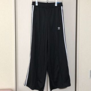 アディダス(adidas)のadidas ジャージ　ワイドパンツ(カジュアルパンツ)