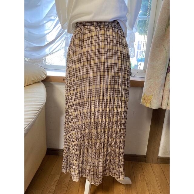 ikka(イッカ)のikka イッカ　ベージュ×ブラウン　チェック　プリーツロングスカート レディースのスカート(ロングスカート)の商品写真