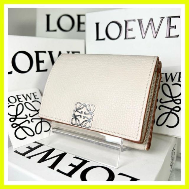 LOEWEロエベ商品名超美品　ロエベ　トライフォールド　6ccウォレット　ライトゴースト