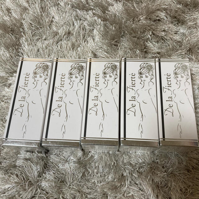 2022年のクリスマス デ ラ フェルテ タブレット×2 美容液セット×2 veme.fi