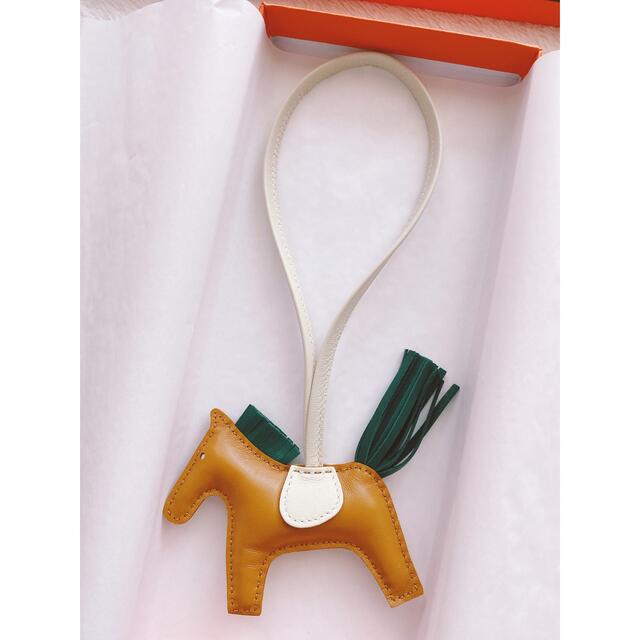 店舗良い Hermes セサミ マラカイト クレ 新品 エルメス 貴重 22 pm