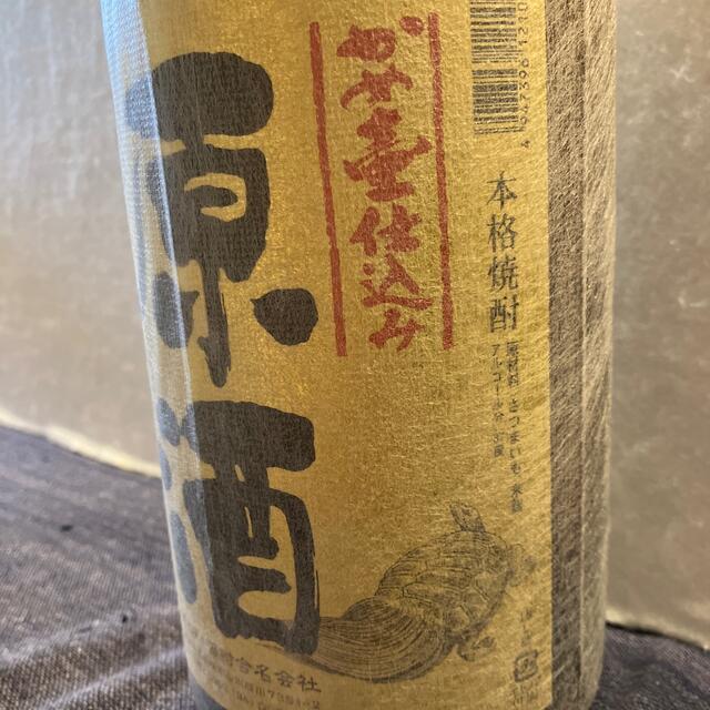 【芋焼酎】かめ壺仕込純黒 原酒37度1800ml  食品/飲料/酒の酒(焼酎)の商品写真