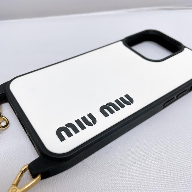 miumiu iPhone13Pro ケース ラバー フェイクパールストラップ - iPhone