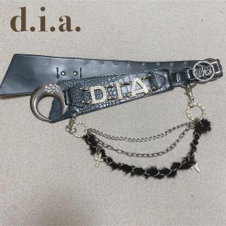 ダイア(d.i.a)のd.i.a.(ダイヤ) ファーチャーム　DIAロゴ　ムーンベルト(ベルト)