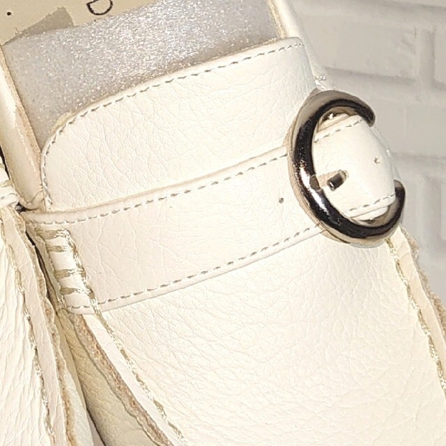 cecile(セシール)の新品 未使用 セシール モカシンシューズ 幅広 外反母趾 24センチ ホワイト レディースの靴/シューズ(スニーカー)の商品写真