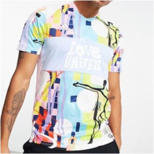 adidas(アディダス)の【新品】adidas TIRO ジャージー LOVE Tシャツ　 メンズ メンズのトップス(Tシャツ/カットソー(半袖/袖なし))の商品写真