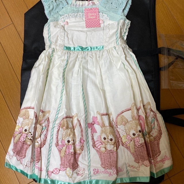 Shirley Temple(シャーリーテンプル)の新品　シャーリーテンプル　130  ワンピース　 キッズ/ベビー/マタニティのキッズ服女の子用(90cm~)(ワンピース)の商品写真