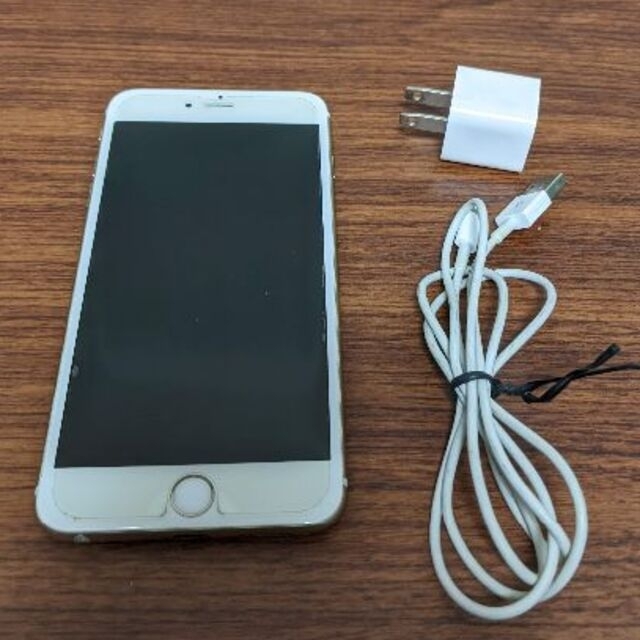 iPhone(アイフォーン)のiPhone 6 plus ゴールド 16GB au スマホ/家電/カメラのスマートフォン/携帯電話(スマートフォン本体)の商品写真