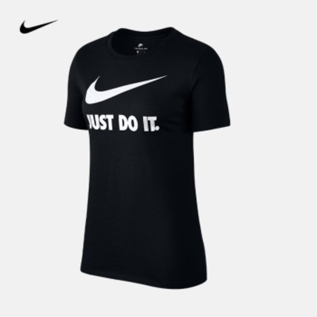 NIKE(ナイキ)の新品 NIKE ナイキ ウィメンズ JDI スウッシュ Tシャツ ブラック　黒 レディースのトップス(Tシャツ(半袖/袖なし))の商品写真